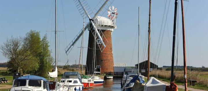 Fabulous 2 Bedroom Dog Friendly Chalet 5 Min Walk To Beach, Nr Gt Yarmouth & Norfolk Broads Scratby Luaran gambar
